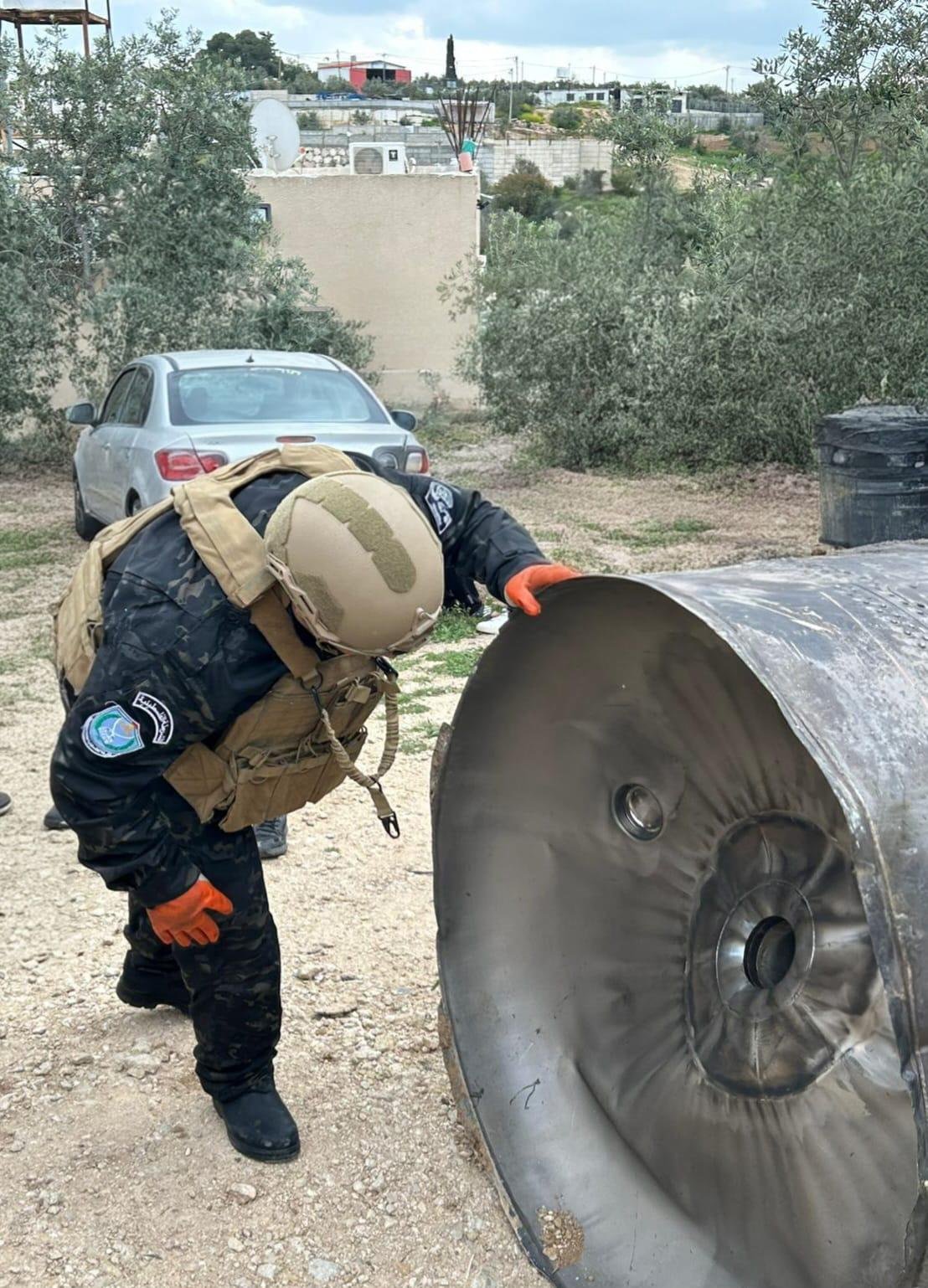 الشرطة تتعامل مع 6 شظايا صاروخية غرب الخليل